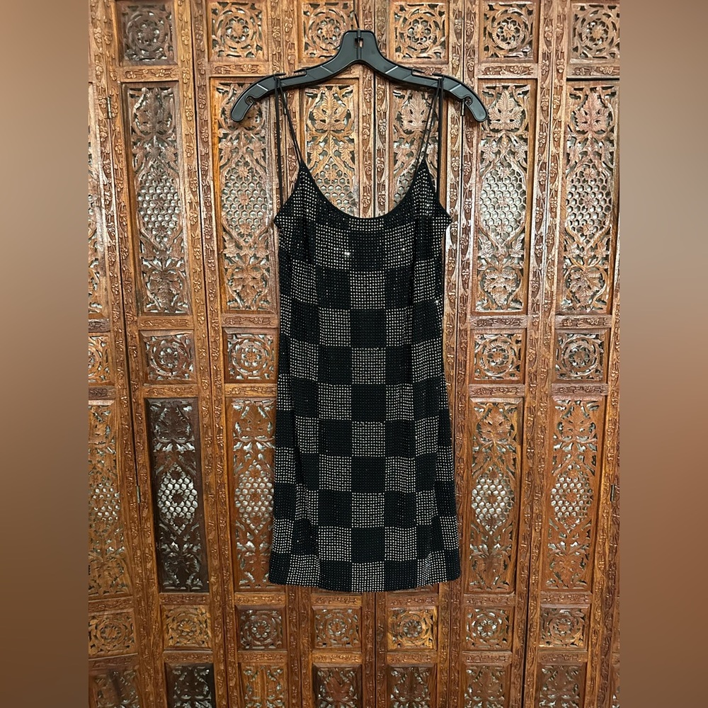 ✨Alice and Olivia Crystal Embellished Fitted Nelle Mini Dress✨